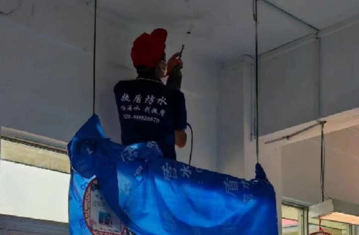 屋頂漏水怎么查找漏水點？